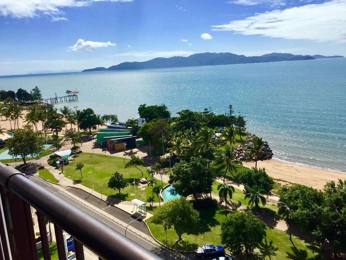 Seafront Studio The Strand Townsville Aparthotel