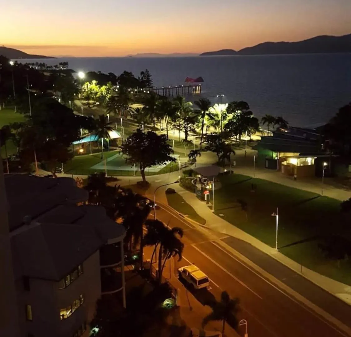 Aparthotel Seafront Studio The Strand Townsville
